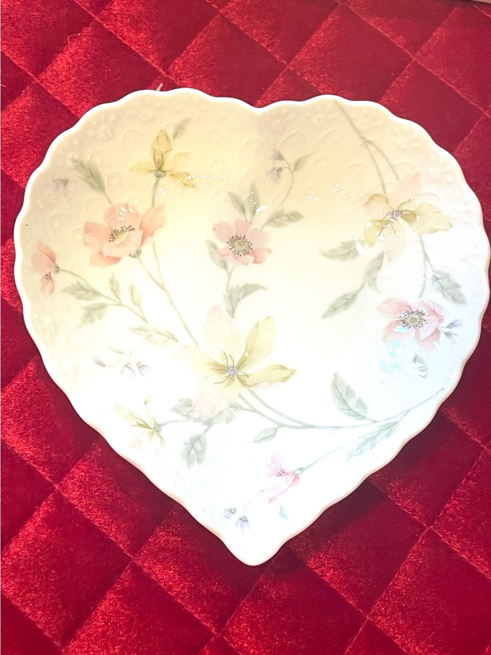 New Mikasa Bone China Dish